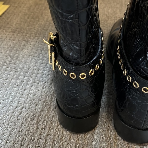 Salvatore Ferragamo bootie. Size 9…..Simply stunning - Picture 14 of 16